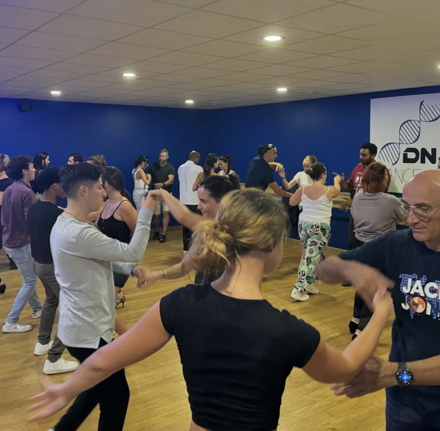 Commencer la salsa à Montpellier: tout savoir avant son premier cours